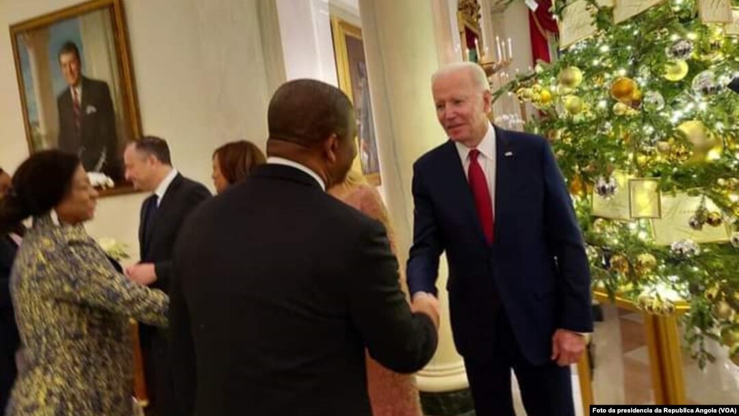 Presidente João Lourenço e Presidente Joe Biden cumprimenta-se na Casa Branca, durante a Cimeira Estados Unidos-África, Dezembro 2022 