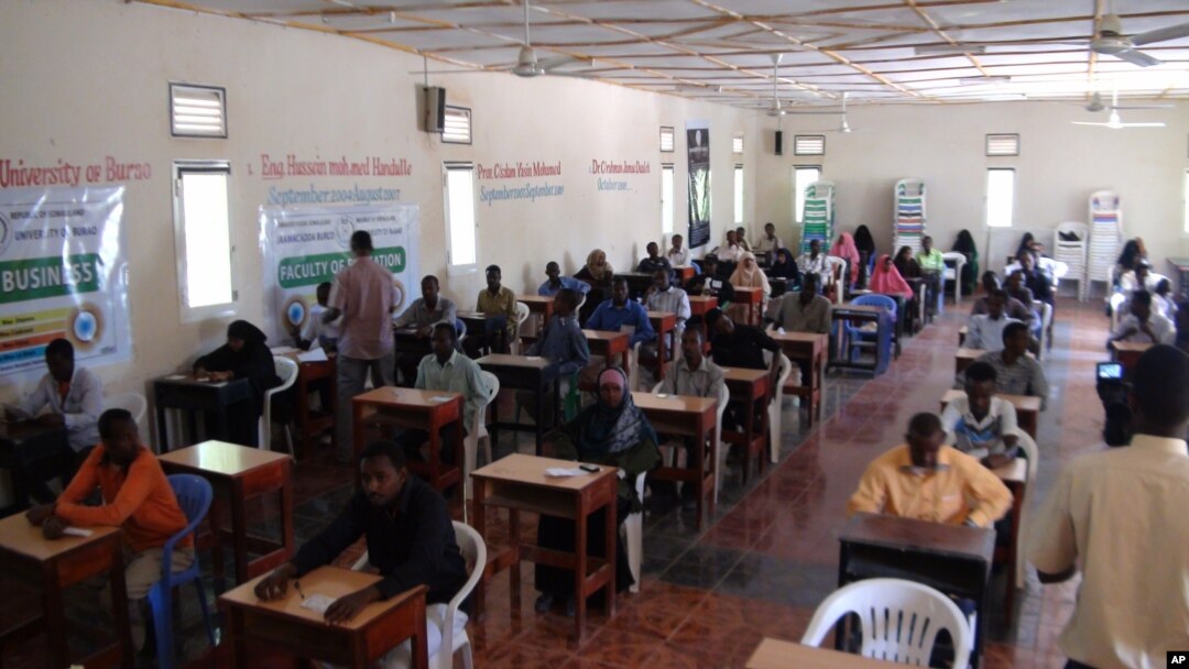 Moçambique: Governo encerra duas "universidades"