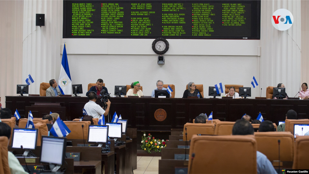 Asamblea Nacional de Nicaragua discute una reforma parcial a la Constitución Política, el martes 10 de noviembre de 2020. Foto: Houston Castillo, VOA.