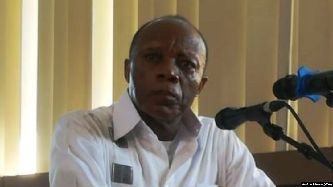 Général Jean Marie Michel Mokoko akatelama mibu 20 mya boloko. (VOA/Arsène Séverin)