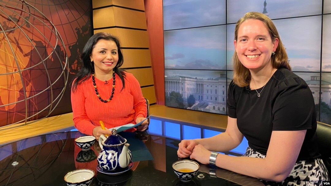 Tahlilchi jurnalist Keyti Patz "Amerika Ovozi" bilan suhbatda, Vashington, 7-fevral, 2020