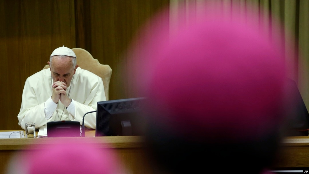 El papa Francisco a la cabeza del sínodo familiar que se celebra en el Vaticano.