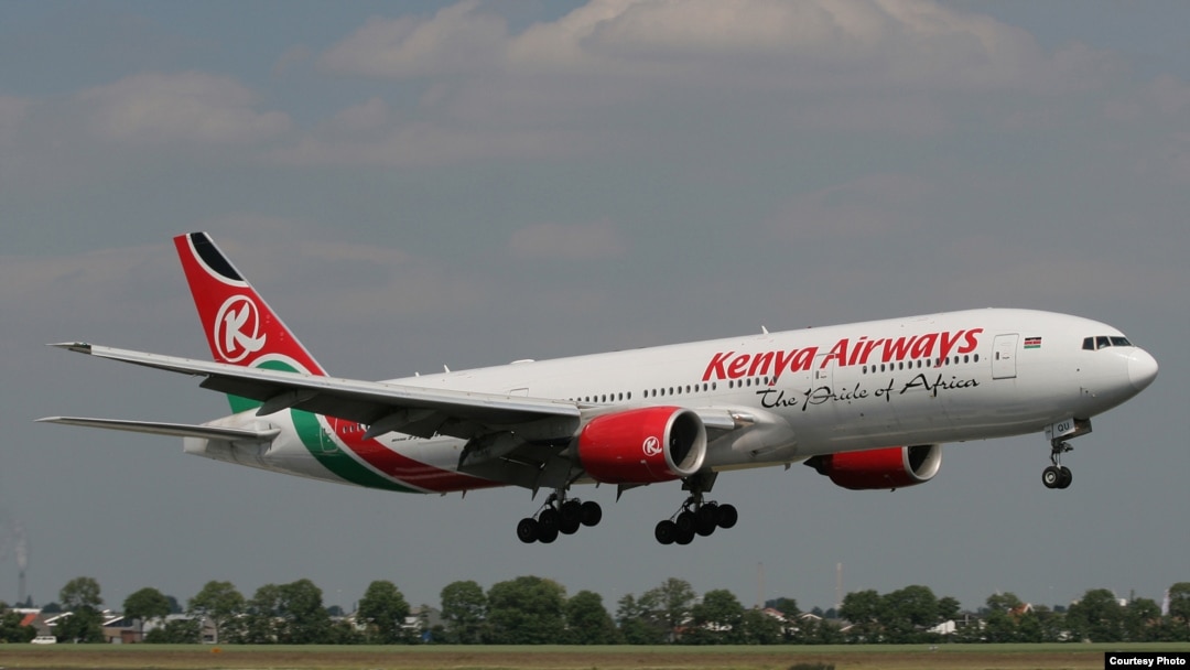 Ndege ya shirika la ndege la Kenya Airways ikitua Nairobi 