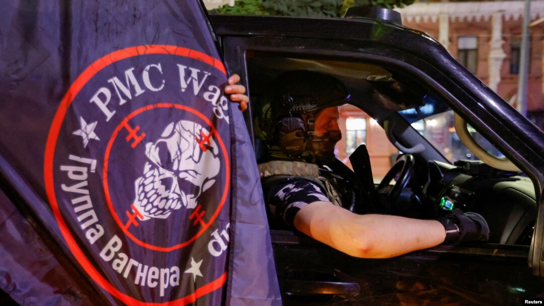 Fighters of Wagner private mercenary group pull out of the headquarters of the Southern Military District to return to base, in the city of Rostov-on-Don, Russia, June 24, 2023. (REUTERS/Alexander Ermochenko)
