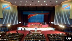 Bakeli mibeko na ndako ya makita ya Assemblée nationale na Kinshasa, RDC, 15 décembre 2012.
