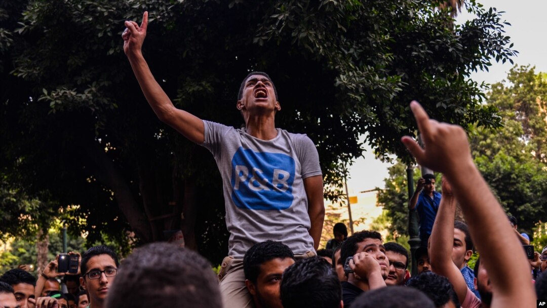 Egyptians demonstrate against President Abdel-Fattah el-Sissi in Mesaha square in Cairo's Dokki district, Monday, April 25, 2016. 