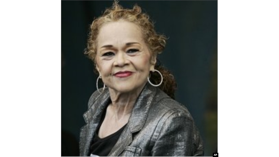 Etta James performs during the 2006 New Orleans Jazz and Heritage Festival in New Orleans, Saturday, April 29, 2006.