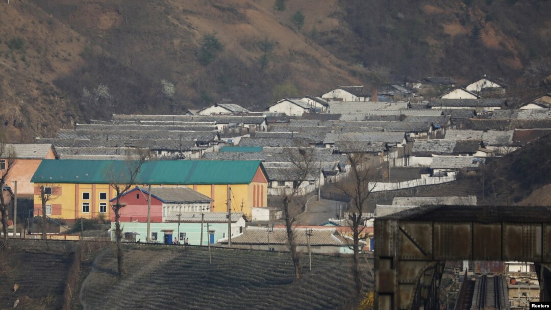 지난 4월 중국 단둥에서 바라본 북한 신의주.
