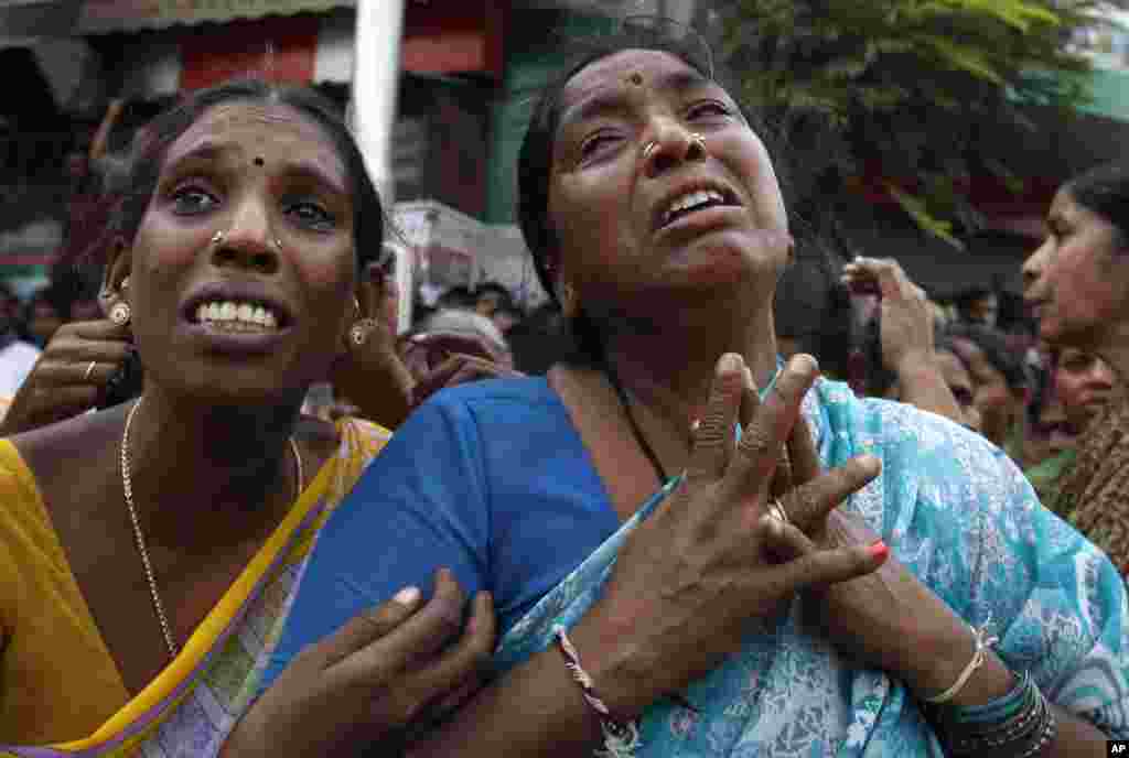 India Building Collapse