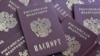Число россиян, желающих покинуть свою страну, увеличивается