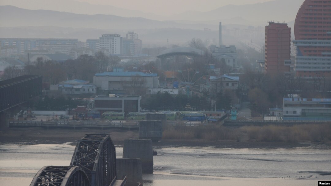 지난해 3월 중국 단둥에서 바라본 신의주.