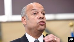 Secretario Jeh Johnson viaja a Centroamérica para reiterar que las fronteras estadounidenses no están abiertas a la inmigración ilegal.