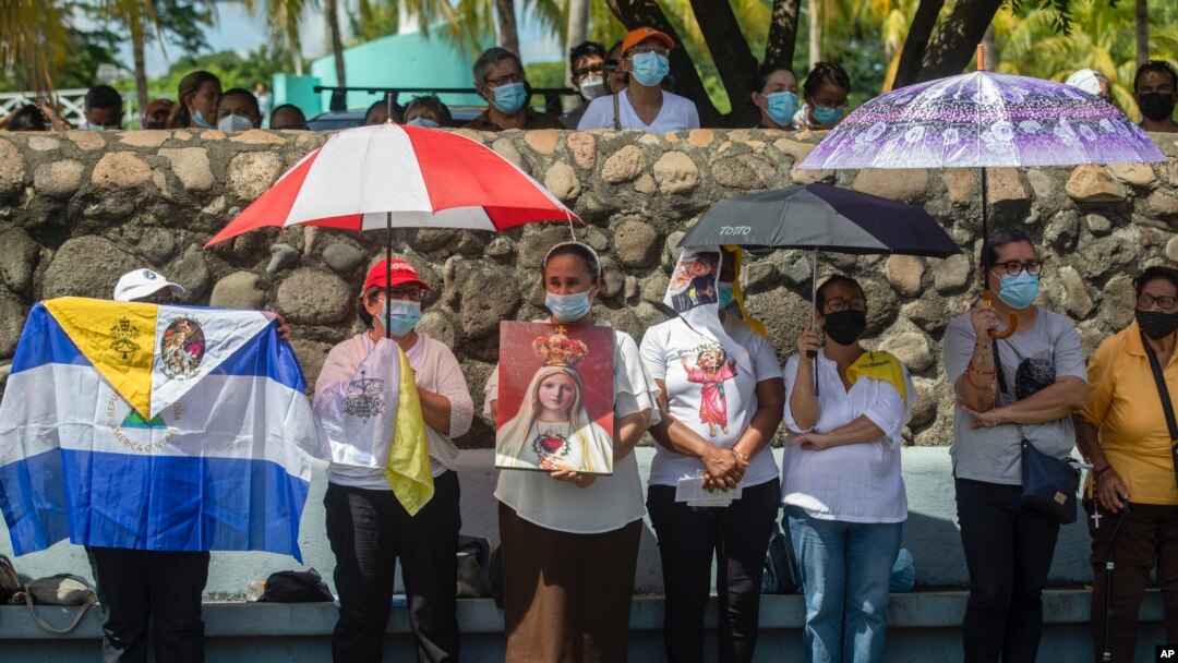ARCHIVO - Fieles participan en una procesión en Managua, Nicaragua, el sábado 13 de agosto de 2022. (Foto AP)