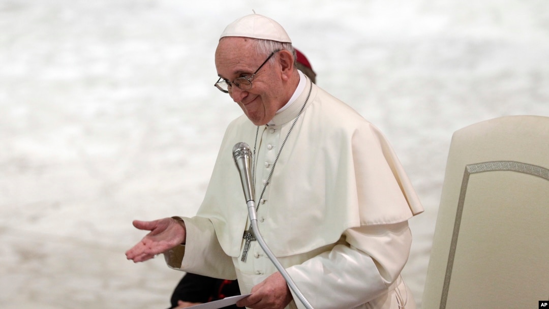 El Papa durante una reunión con miembros de la Asociación de Padres Italianos, en el Vaticano, el jueves 7 de septiembre del 2018