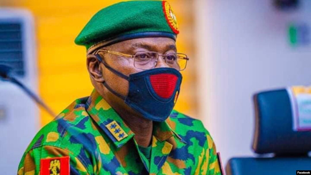 Babban Hafsan sojin kasa na Najeriya, Laftanar Janar Faruk Yahaya (Hoto:Nigerian Army/Facebook)