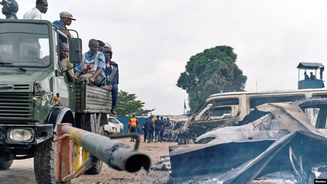 Bayi bokengi, police mpe mapinga nsima na bokimi ya Ne Muanda Nsemi na boloko bonene ya Makala, na Kinshasa, 17 mai 2017. 