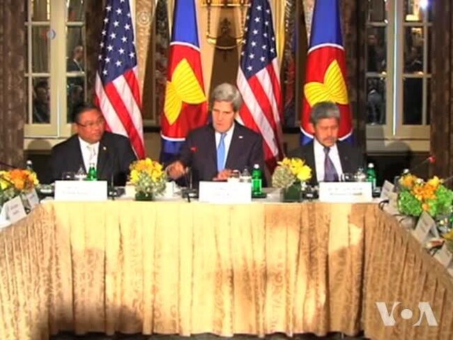 Kerry Urges ASEAN, China to Resolve South China Sea Dispute Without Force
